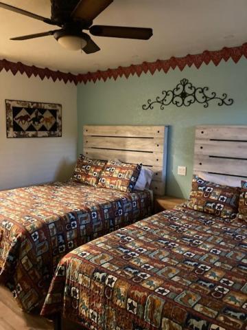 Horseshoe Riverside Lodge Каньон-Лейк Экстерьер фото