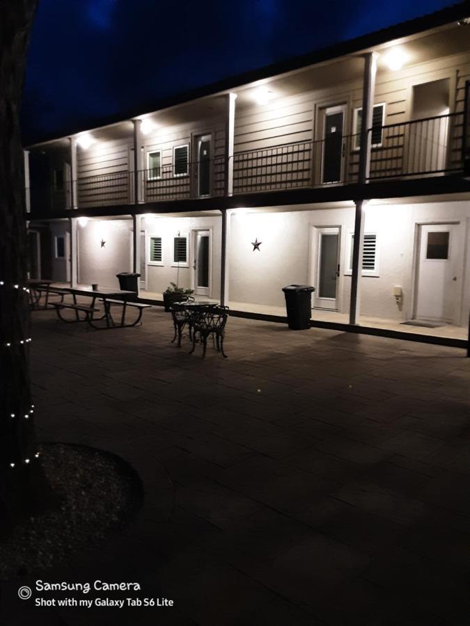 Horseshoe Riverside Lodge Каньон-Лейк Экстерьер фото